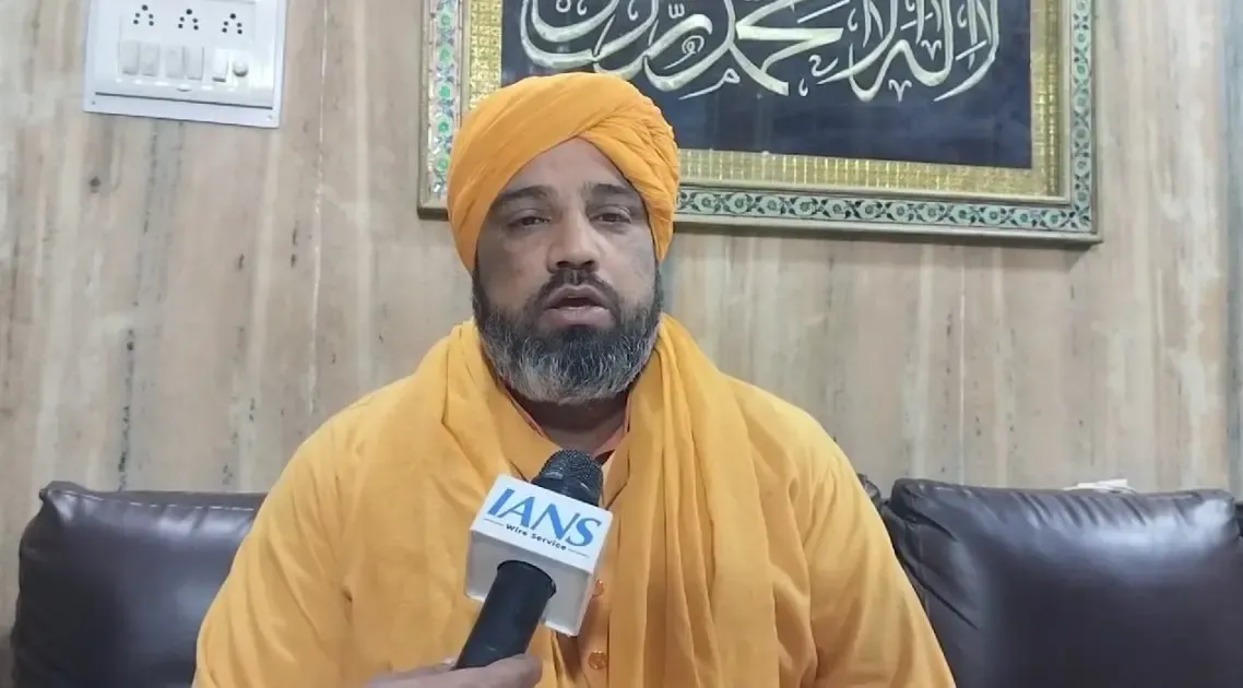 Successor to Ajmer Dargah Chief Receives PM Modi's 'Chadar', Highlights Message of 'Sabka Samman'