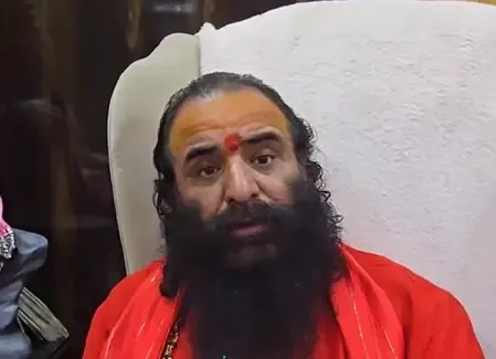 अखाड़ा परिषद अध्यक्ष रवींद्र पुरी ने अखिलेश यादव पर साधा निशाना, मस्जिद में बैठक पर उठाए सवाल