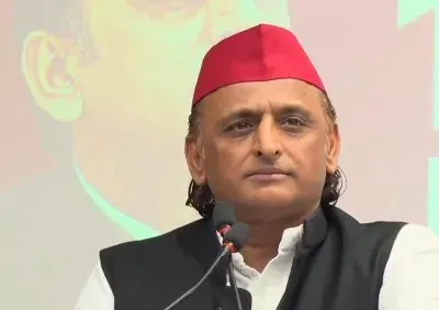 अखिलेश यादव का बड़ा दावा: यूपी में सपा सरकार बनी तो दिल्ली में मोदी सरकार गिर जाएगी