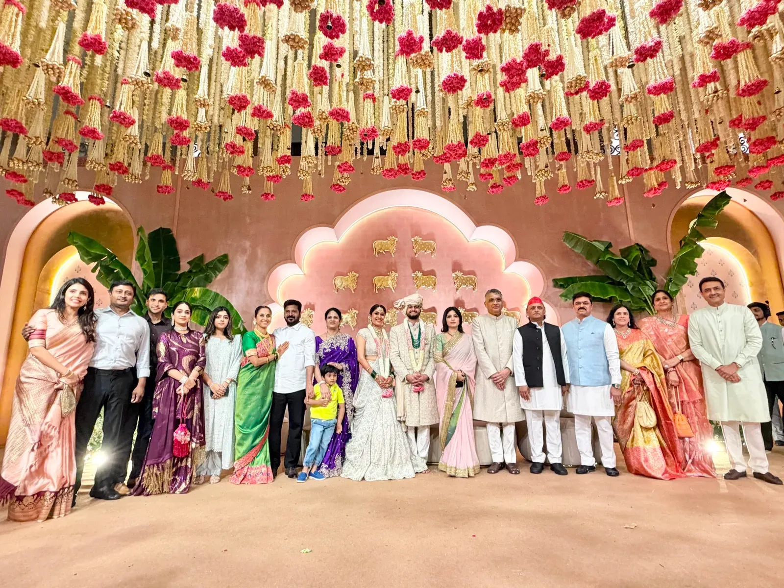 Akhilesh Yadav attends Pawar family wedding in Mumbai