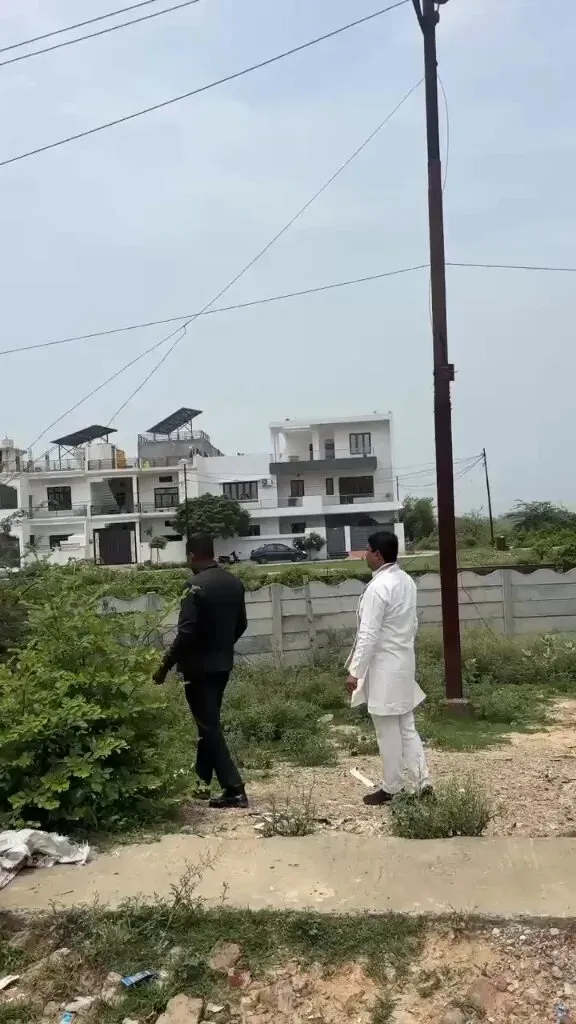 Akhilesh Yadav declares 'BJP finished' over donation theft row
