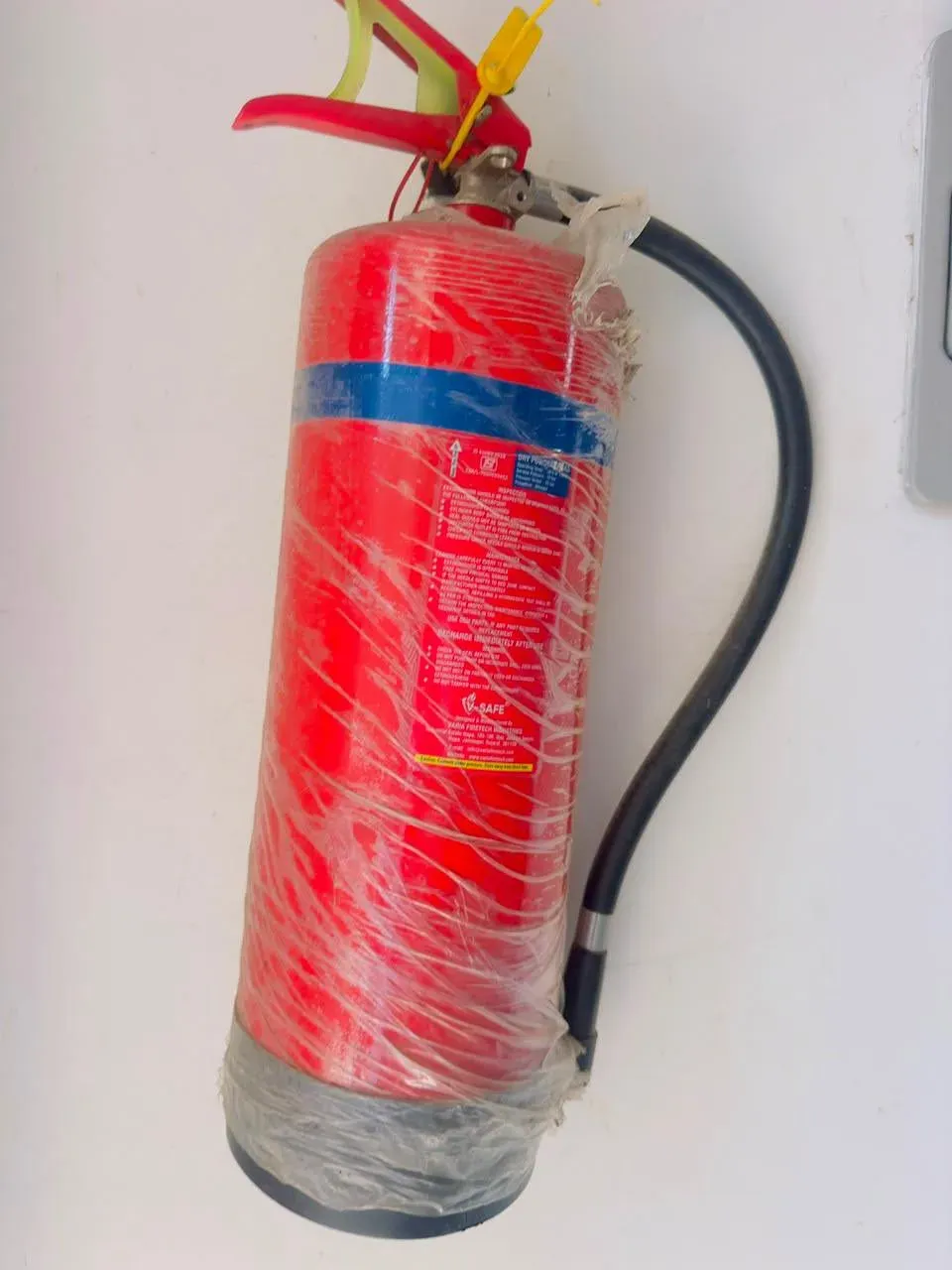 Akhilesh Yadav flags missing fire extinguisher expiry slip in Prayagraj