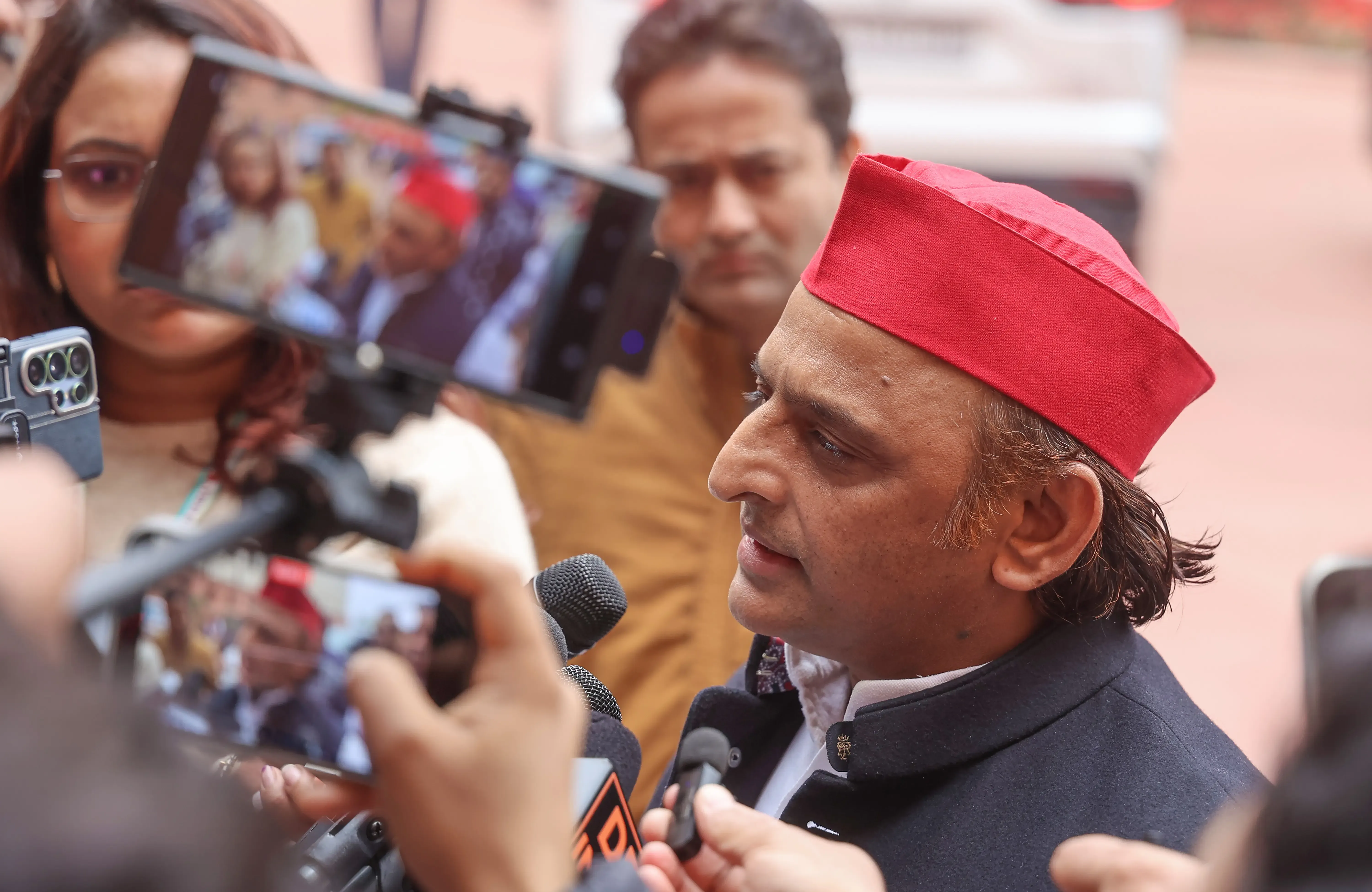 Akhilesh Yadav Criticizes Sonam Wangchuk's Arrest, Calls for Support