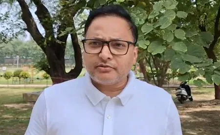 अखिलेश यादव की बेटी पर विवादित टिप्पणी: सपा का कड़ा पलटवार, आशुतोष वर्मा की खुली चेतावनी