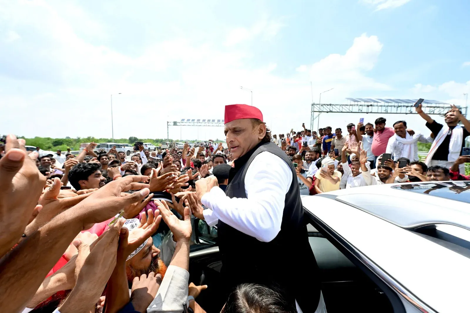Akhilesh Yadav mocks UP expressways, calls them 'Hitchkole Expressway'