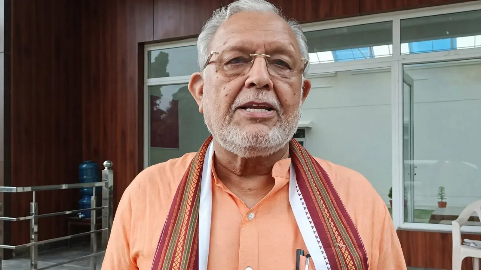 सुरेश खन्ना का अखिलेश यादव पर पलटवार: 'सपा शासन में माफिया राज था, BJP ने बदली UP की तस्वीर'