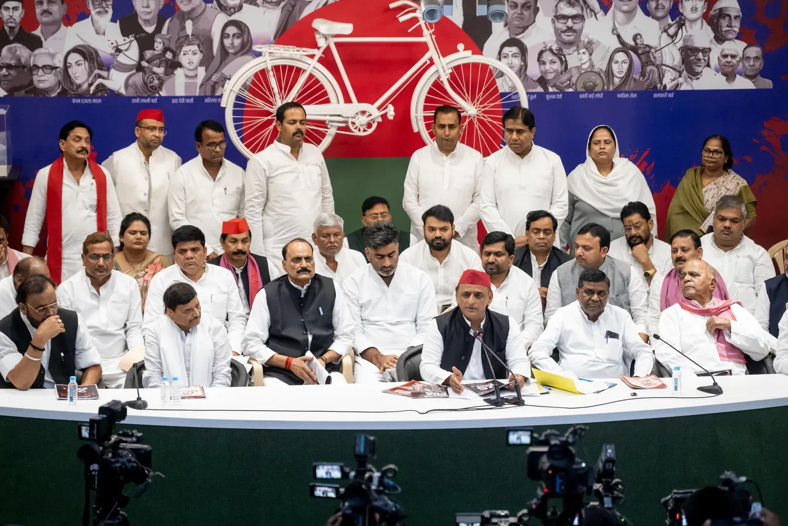 Akhilesh Yadav Slams UP's Four-Day Monsoon Session