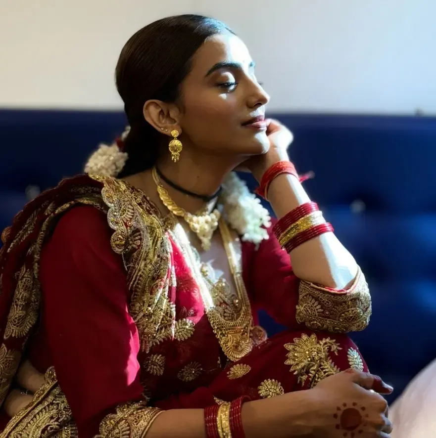 क्या अक्षरा सिंह ने लाल जोड़े में पारंपरिक अंदाज दिखाया? फैंस बोले- 'बिलकुल दुल्हन लग रही हो'