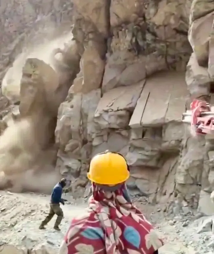 BRO personnel avert landslide disaster in Kargil, two karmayogis commended