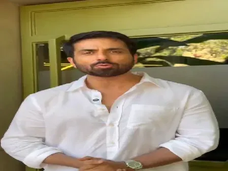 आलिया भट्ट के समर्थन में सोनू सूद: 'अंतरराष्ट्रीय मंच पर खड़े होना ही बड़ी उपलब्धि'