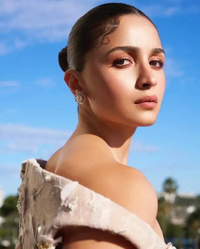 How is Alia Bhatt Embracing 'Island Glam & Team Jam' in Her Latest Photoshoot?