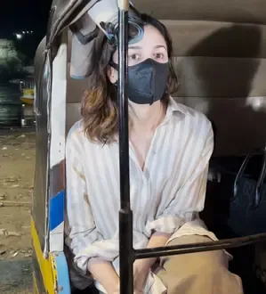 Alia Bhatt trades her swanky drive for a quick autorickshaw ride
