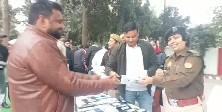 क्या अलीगढ़ पुलिस ने 238 खोए और चोरी हुए मोबाइल फोन लोगों को वापस किए?