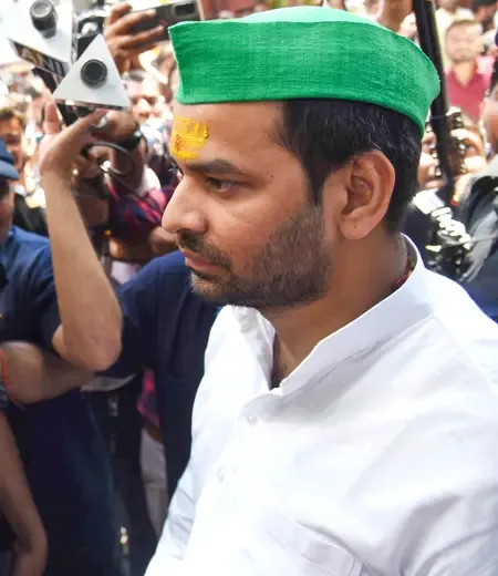 Do All Leaders Just Make Announcements? Tej Pratap Challenges Tejashwi Yadav’s Commitments