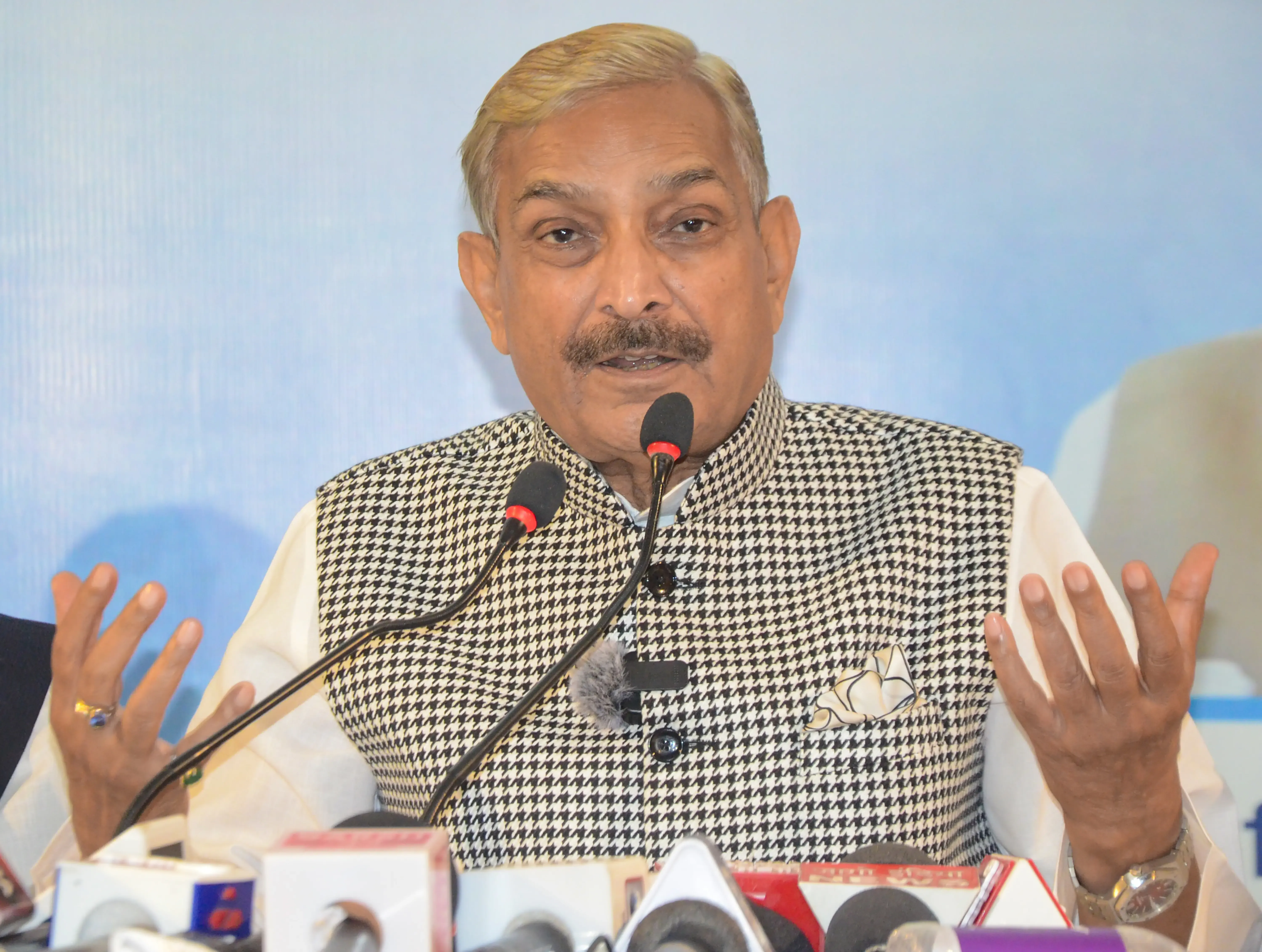 Is the Alliance Truly United? Congress MP Denies Mamata's Role in Leading INDIA Bloc