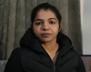 Sakshi Malik urges PM Modi, sports minister to allow Vinesh Phogat's comeback