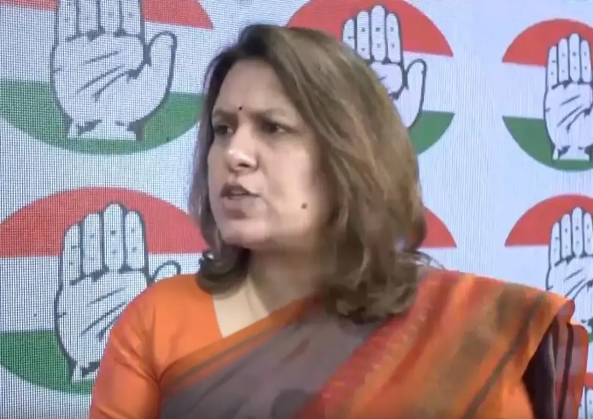 केंद्र सरकार की महिला विरोधी नीतियों पर सुप्रिया श्रीनेत का तीखा प्रहार