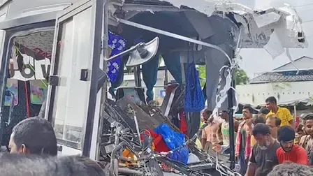 Tragic Bus-Truck Collision in Alwar Claims Three Lives, Injures 33