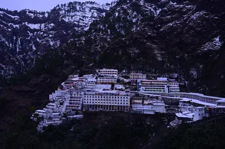 वैष्णो देवी यात्रा 19 जुलाई से स्थगित, भारी बारिश और भूस्खलन बने कारण