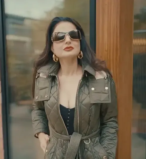 Ameesha Patel Embraces New York Snowstorm with Joy