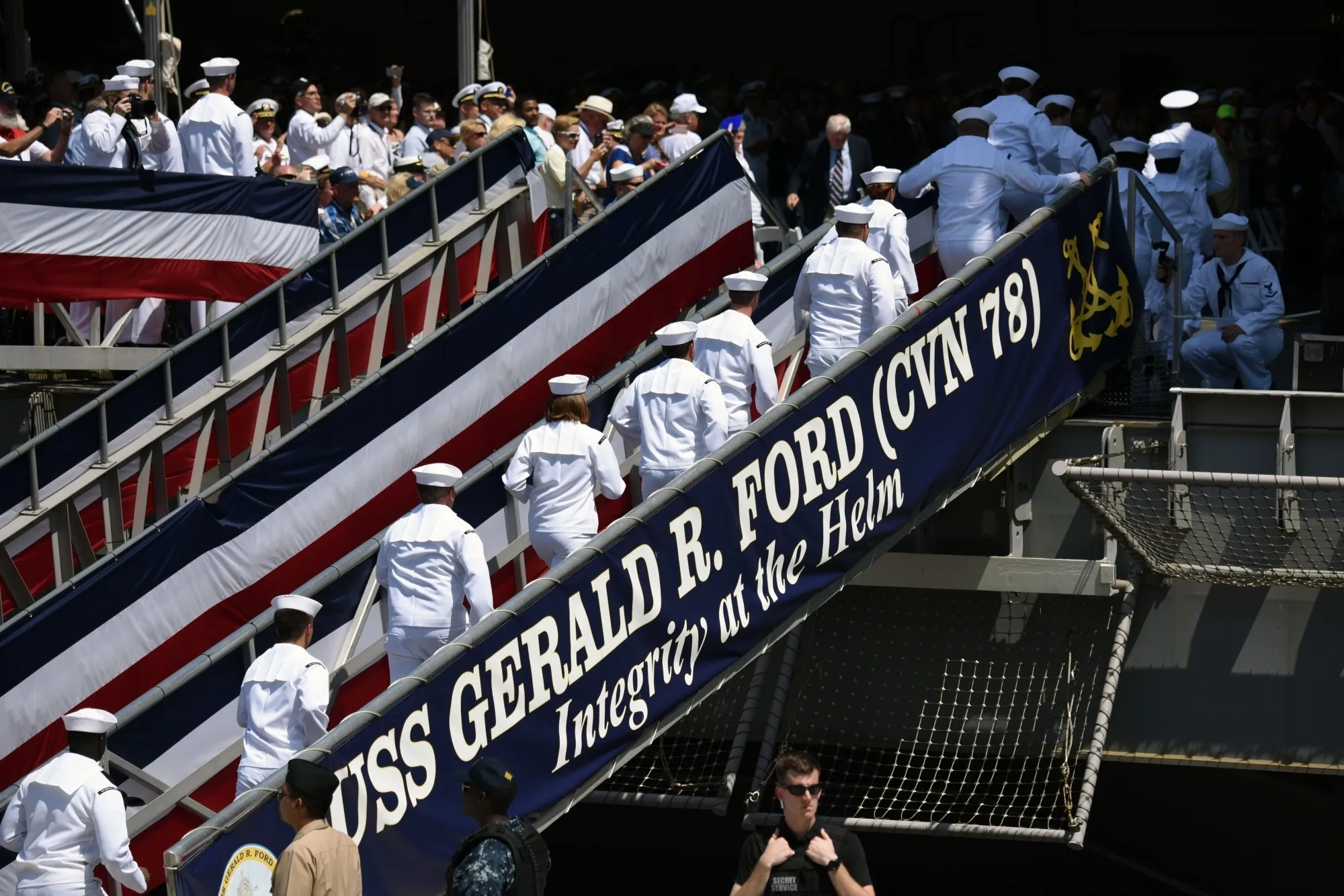 अमेरिका ने इजरायल में अपने नागरिकों के लिए नई एडवाइजरी जारी की, गेराल्ड आर. फोर्ड इजरायल पहुंचा