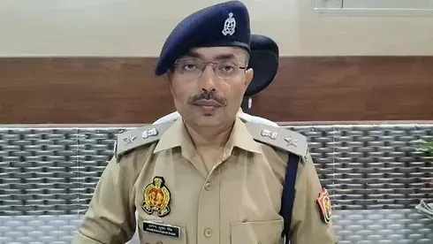 अमेठी में जमीन विवाद: बुजुर्ग रामफली पाल की लाठी-रॉड से हत्या, पत्नी-बेटा घायल