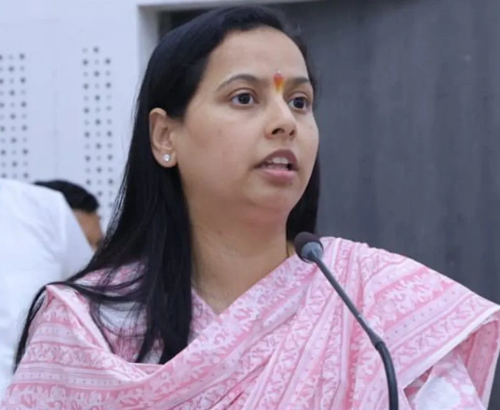 Is Aditi Tatkare Set to Hoist the Flag in Raigad Amid Controversy?