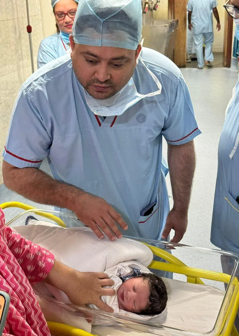 Why Did Tej Pratap Congratulate Tejashwi on His Son's Birth?