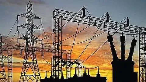 Tamil Nadu buys 2,000 MW amid heat surge, wind slump and outage protests