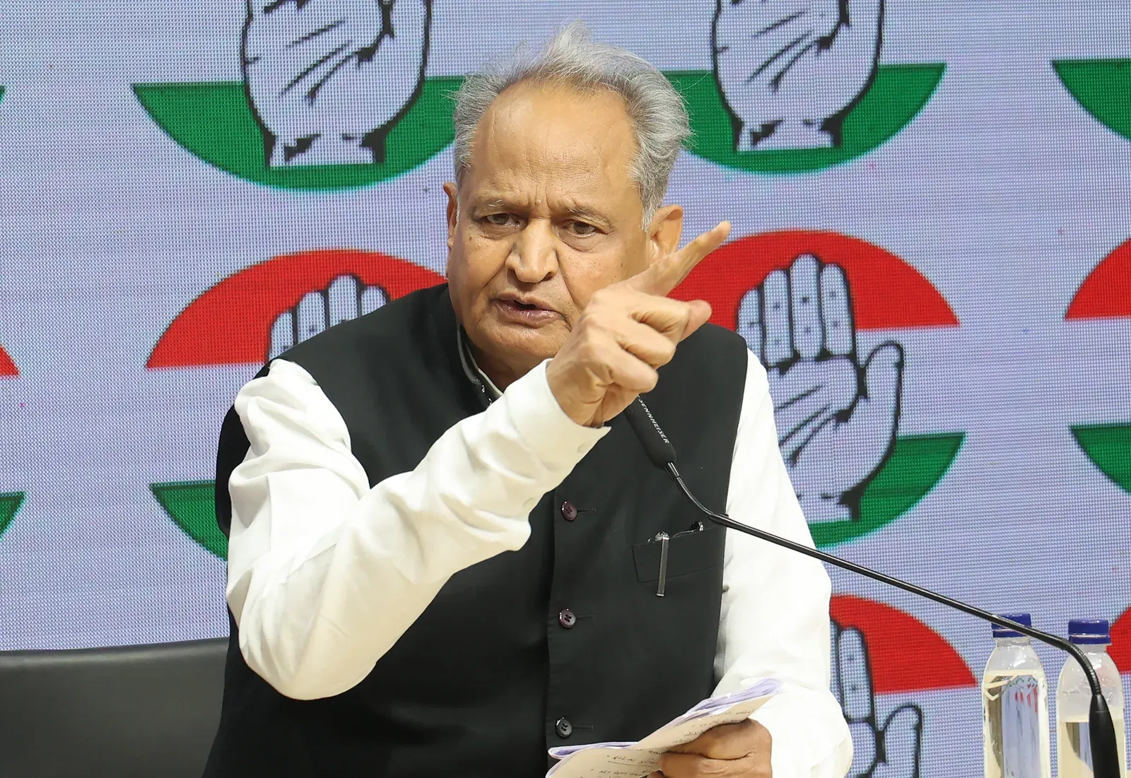 Vande Mataram row: Gehlot fires back at Shah, cites Congress' freedom-era role