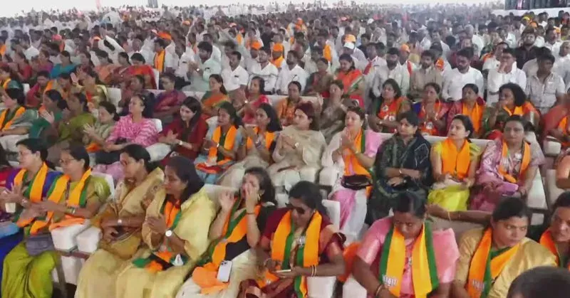 Amit Shah addresses Maharashtra from Kolhapur's Ambabai shrine