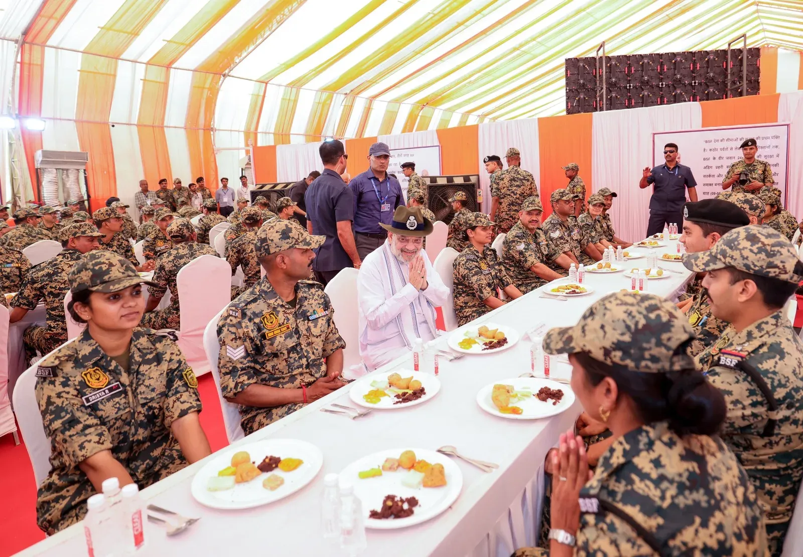 Amit Shah Meets BSF Personnel at G-7 Outpost in Gujarat
