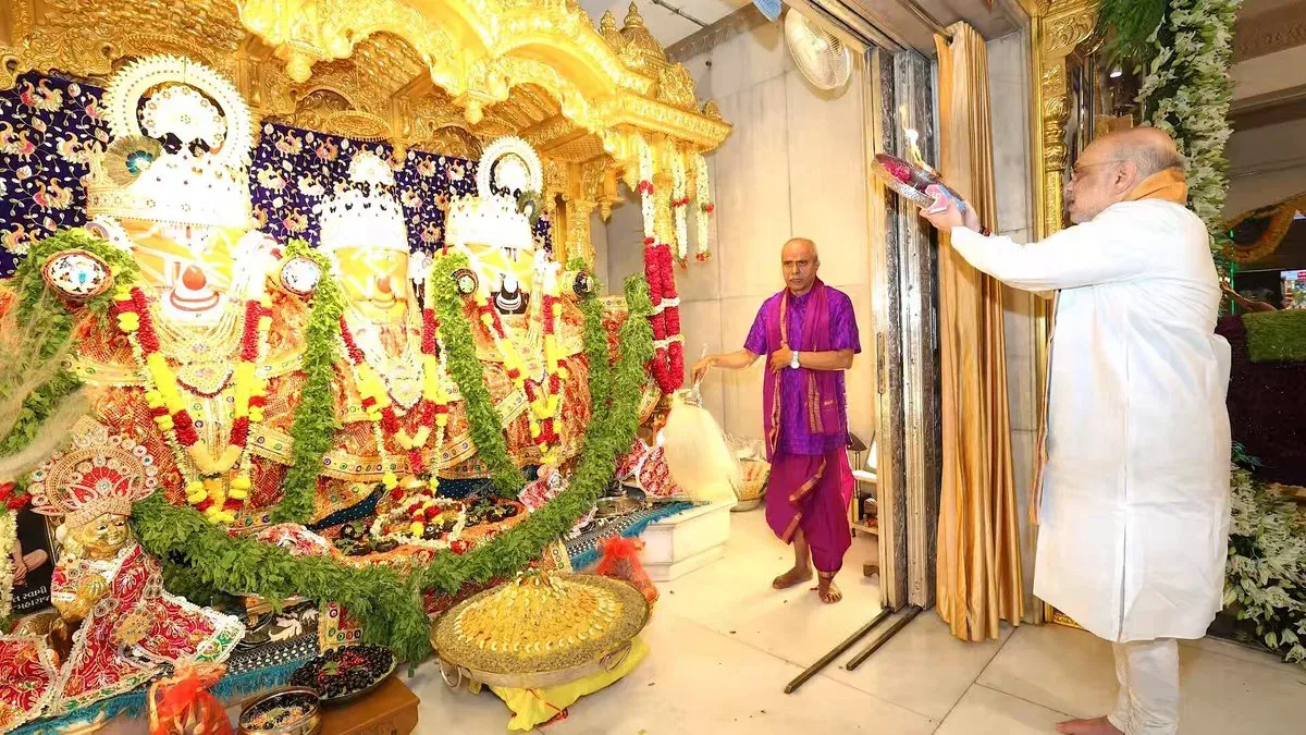 Amit Shah Offers Mangala Aarti at Jagannath Temple, Ahmedabad