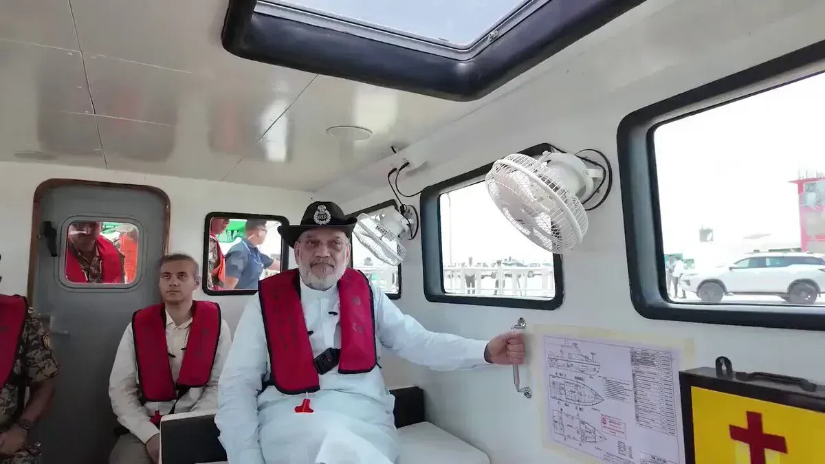 Amit Shah Reviews India-Pak Maritime Border at Harami Nala, Kutch