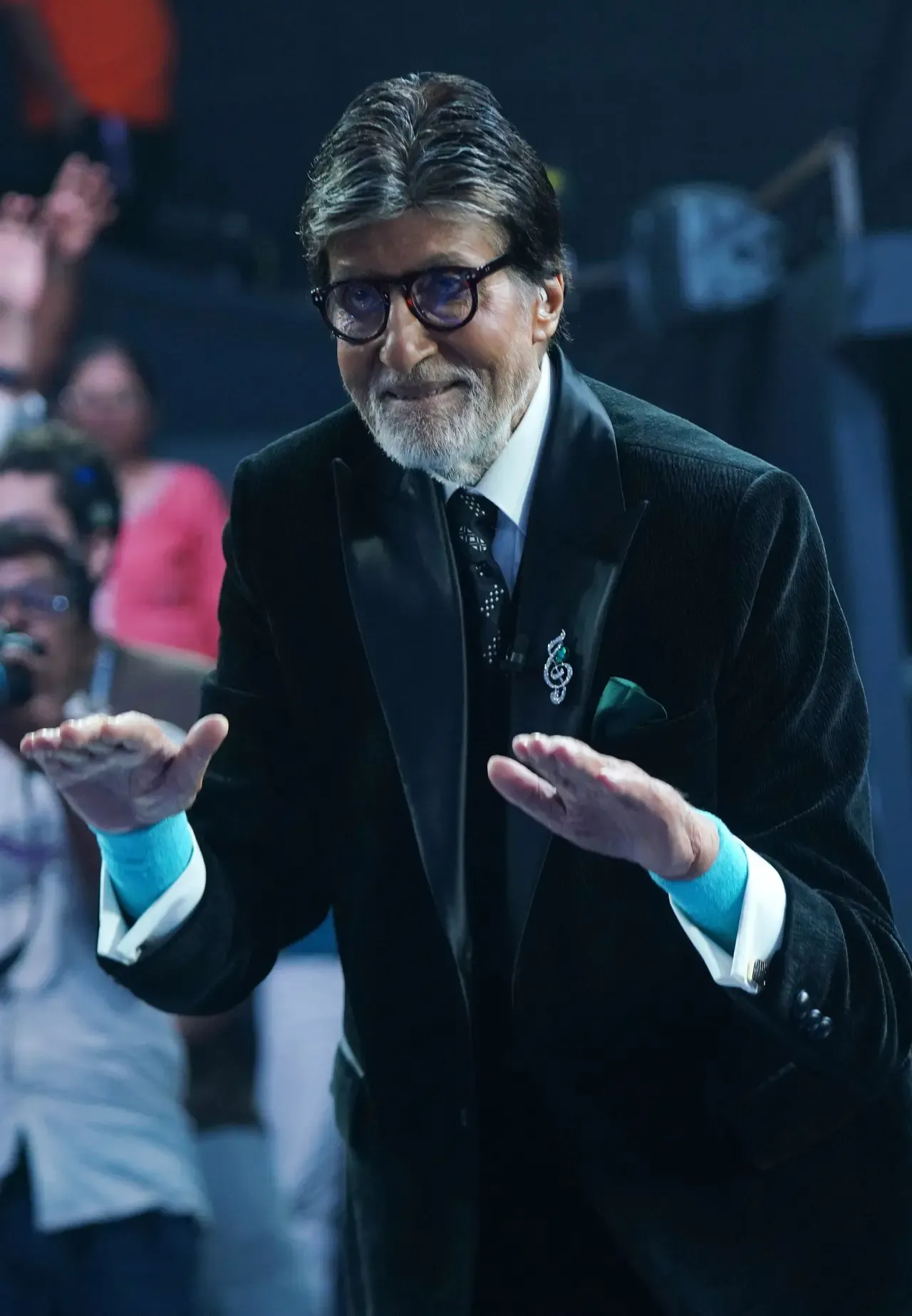 Amitabh Bachchan clarifies he is not retiring from acting anytime soon