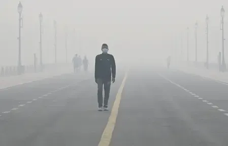 What Steps Does Amitabh Kant Propose to Combat Air Pollution in Delhi?