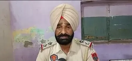 अमृतसर हत्याकांड: बेटे करमवीर सिंह पर मां अमनदीप कौर की गला घोंटकर हत्या का आरोप, पुलिस छापेमारी जारी