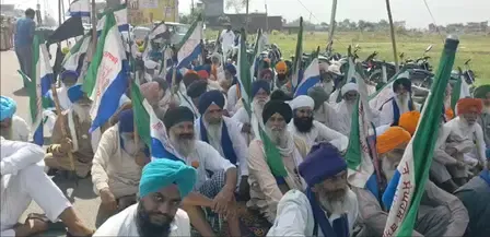 अमृतसर में किसान मजदूर संघर्ष कमेटी का प्रदर्शन, मुआवजे की कमी पर जताया रोष