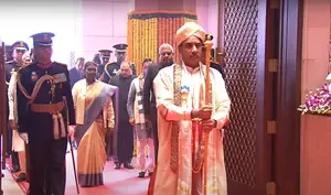 What Does the Iconic ‘Sengol’ Symbolize in the Ceremonial Welcome of President Murmu in Parliament?