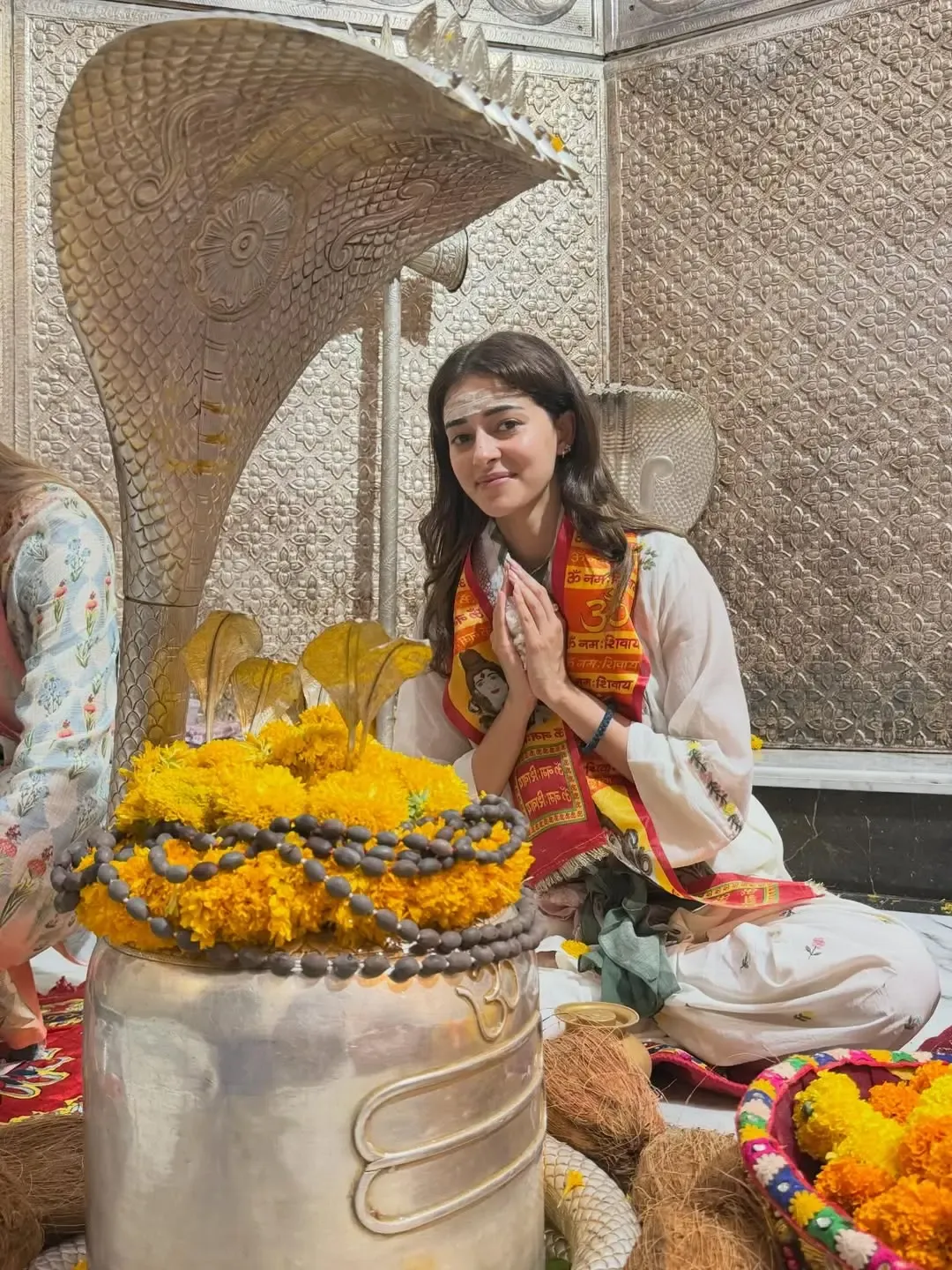 Ananya Panday's Spiritual Journey: A Prayer at Nageshwar Jyotirlinga