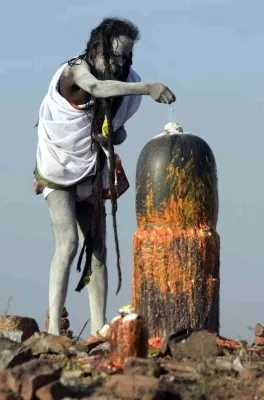 Ancient Shivaling unearthed near Mahakaleshwar Temple in Ujjain