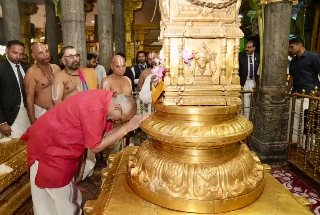 उपराष्ट्रपति सीपी राधाकृष्णन ने तिरुचनूर में पद्मावती अम्मावरी मंदिर में किए देवी दर्शन