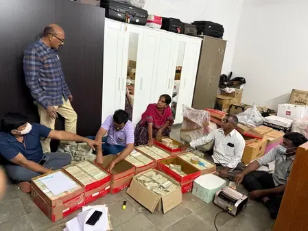 आंध्र प्रदेश शराब घोटाला: एसआईटी की बड़ी कार्रवाई, फार्महाउस से 11 करोड़ नकद बरामद