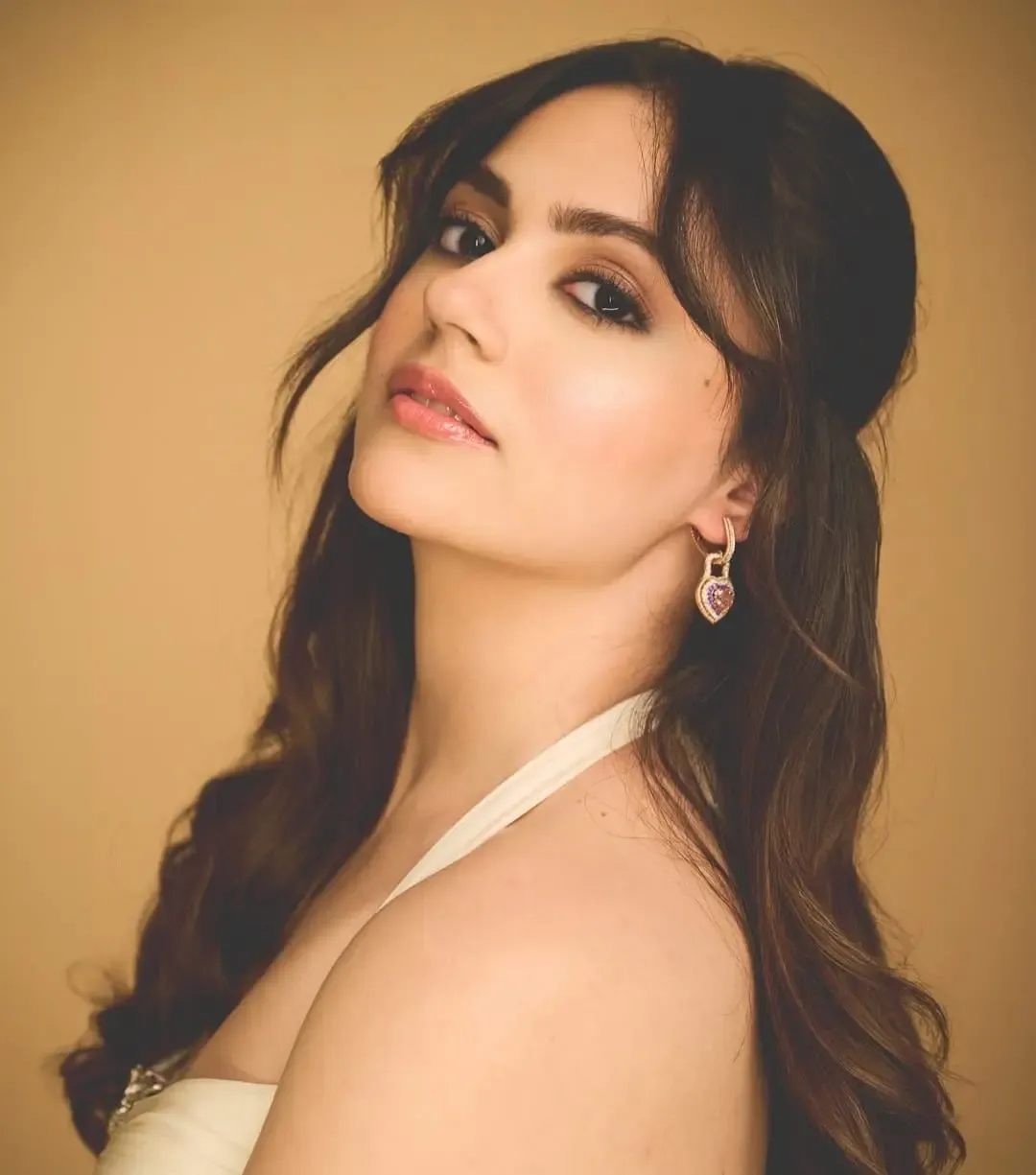 Netizens React as Aneet Padda’s Sister Calls Dhurandhar 2 'Propaganda' and Critiques Priyanka Chopra