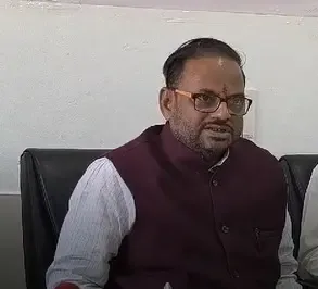 क्या भाजपा सांसद अनिल बोंडे का कांग्रेस और राजद पर हमला सही है, राहुल ने हार मान ली?