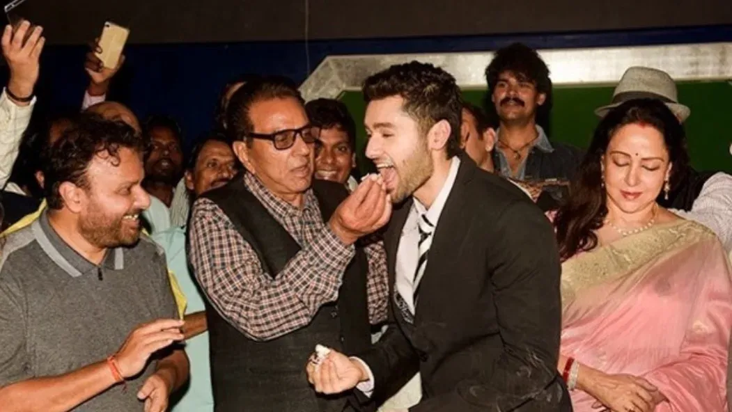 Utkarsh Sharma birthday: Dharmendra, Hema Malini's set surprise recalled