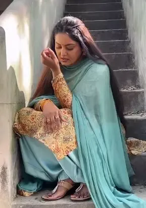 क्या अंजना सिंह ने सादगी से फैंस का दिल जीता है, 'बाखुदा तुम ही हो' गाने पर बनाया वीडियो?