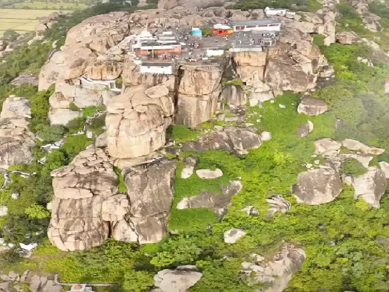 अंजनाद्रि पहाड़ी: 462 सीढ़ियाँ चढ़कर हनुमान जी का दर्शन