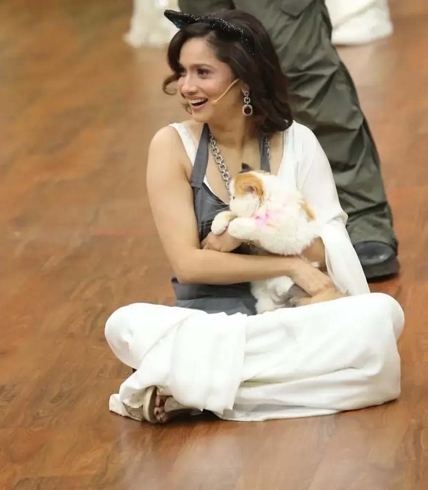 Ankita Lokhande Celebrates Her Pet 'Mau' on National TV
