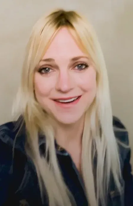 Anna Faris quit drinking to fight depression and perimenopause